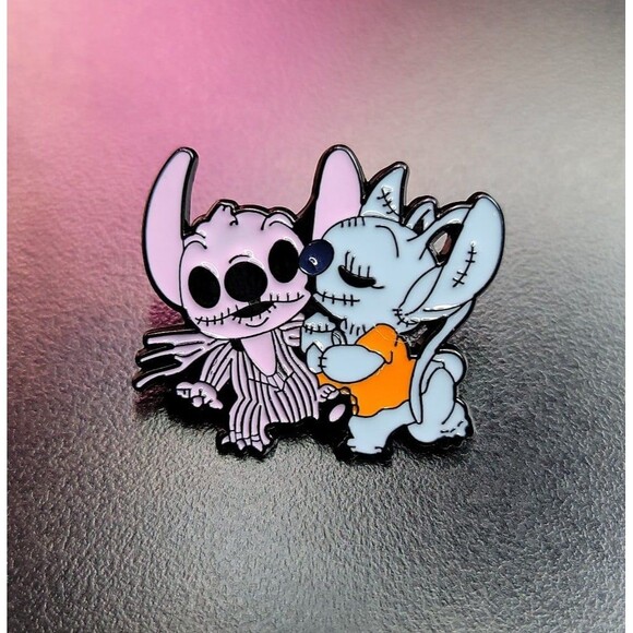 Halloween stitch as jack and sally enamel pin, jack Skellington, nmbc costume - Picture 1 of 2